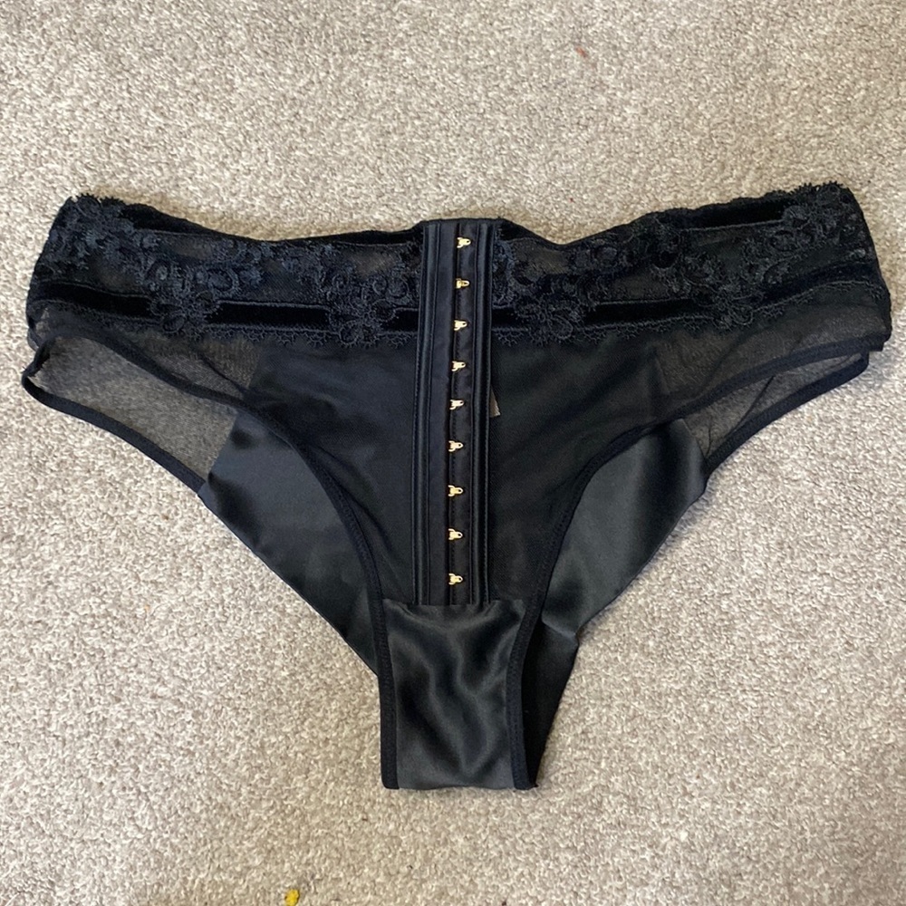 Victoria’s Secret Black Luxe Corset Mesh Front Mid Rise Cheeky Underwear Size S